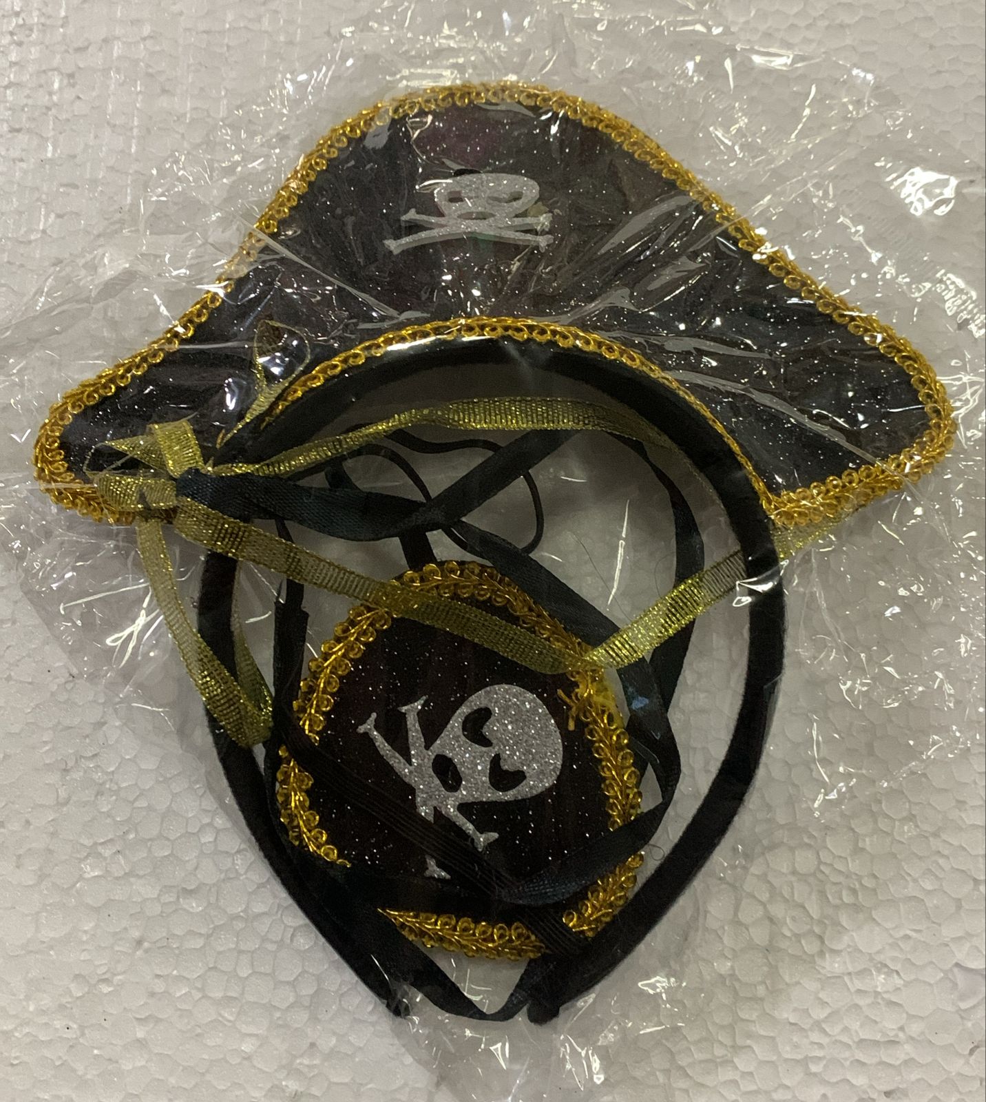 VINCHA Y PARCHE DE PIRATA COLOR DORADO