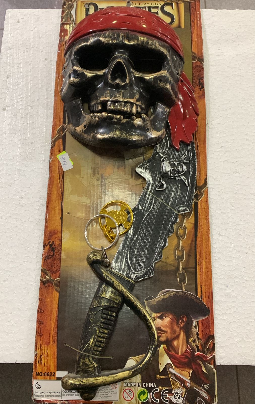 MÁSCARA Y ESPADA DE PIRATA