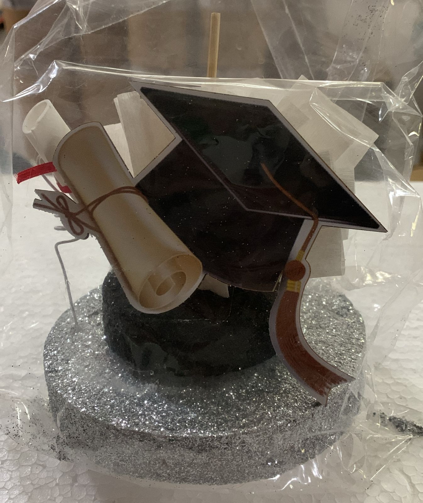 ADORNO CON BRILLO GORRO EGRESADOS